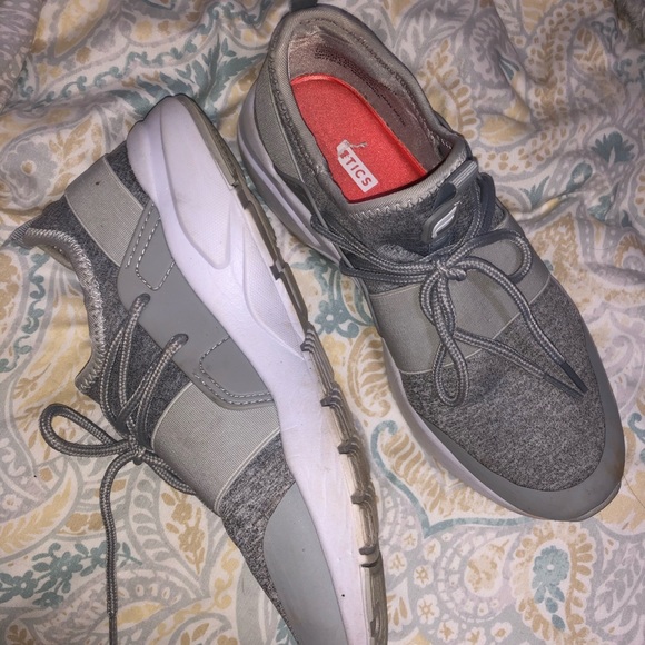 Fabletics shoes - Picture 3 of 3